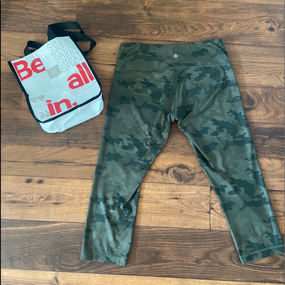 SOLD RARE Lululemon Wunder Unders Savasana Crop - Picture 4 of 5